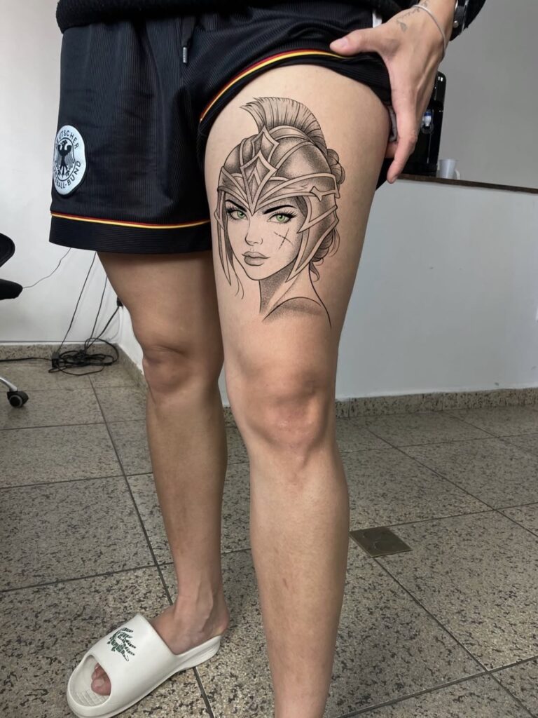 Flash tattoo « Guerrière valkyrie » dessiné par 6rius Tattoo près de Mulhouse, vue 2.