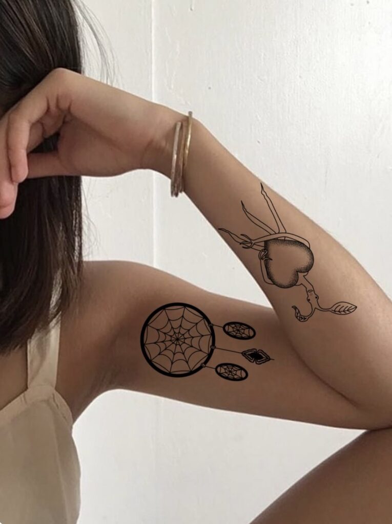 Flash tattoo « Forêt enchantée » dessiné par 6rius Tattoo près de Mulhouse, vue 2.