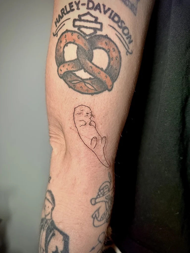 Tatouage « Harley-Davidson » réalisé par 6rius Tattoo près de Mulhouse.