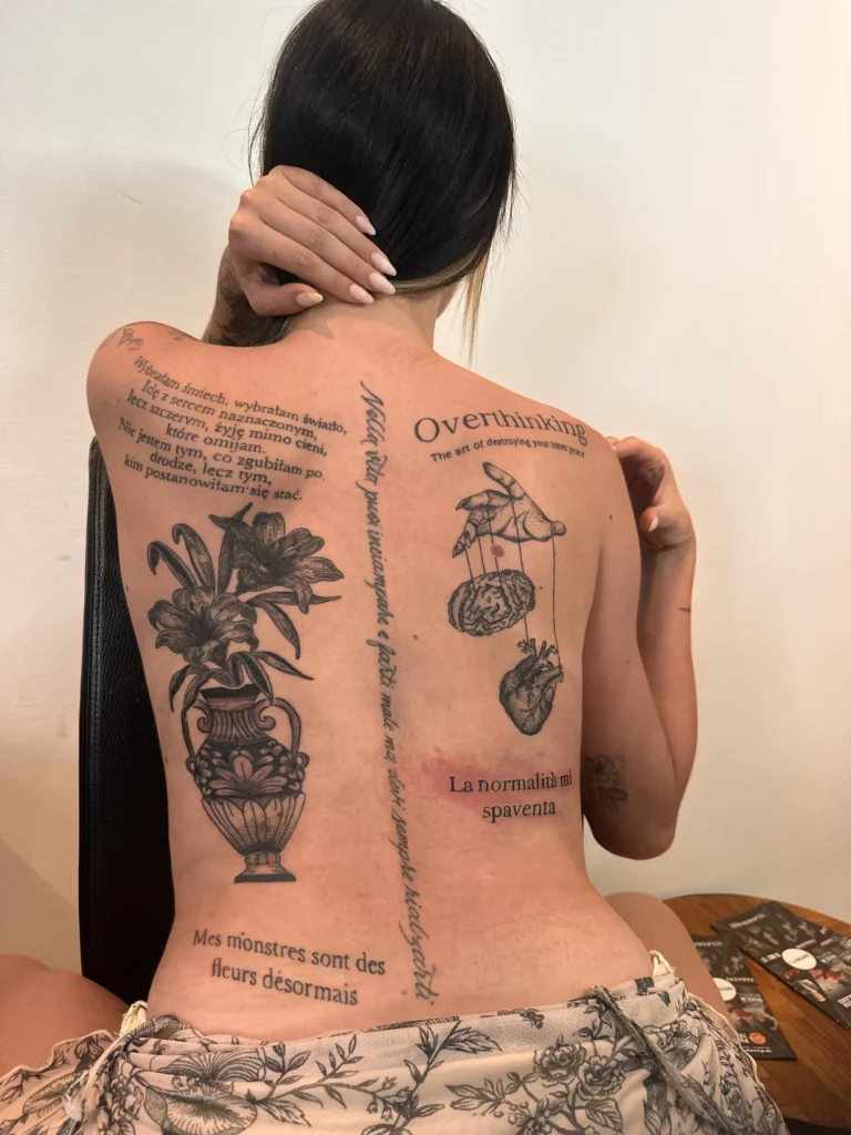 Tatouage « Dos botanique » réalisé par 6rius Tattoo près de Mulhouse.